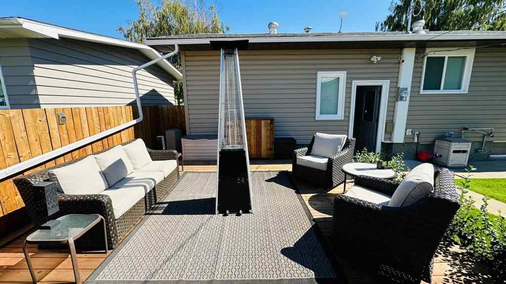 MLS® A2250324 - 411 8 Street E   in Riverview Park Drumheller, Residential