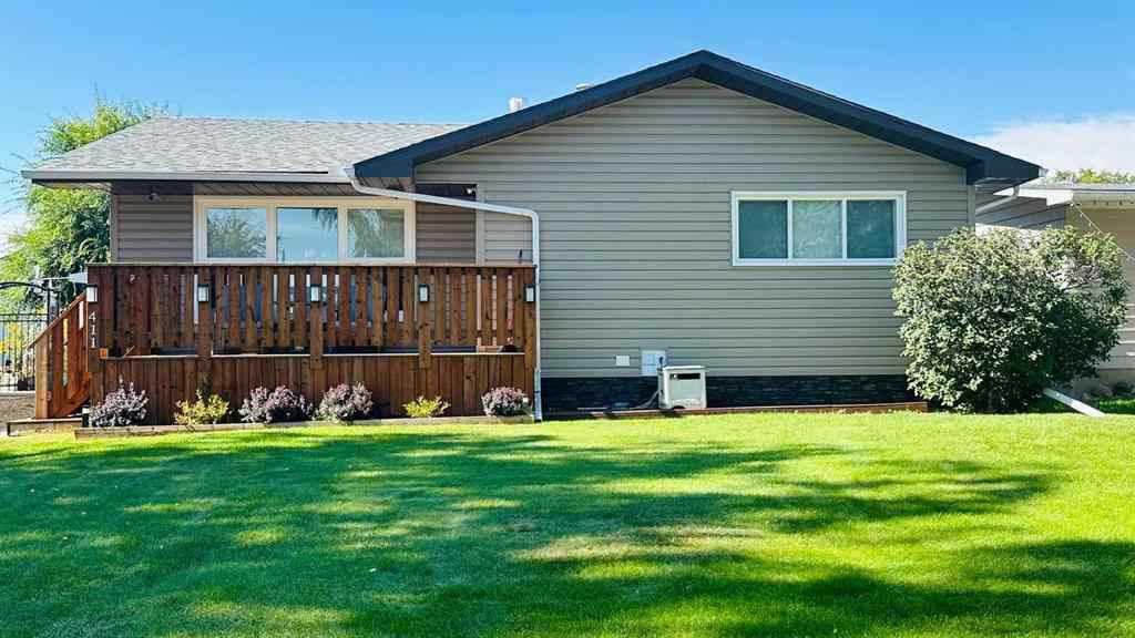 MLS® A2250324 - 411 8 Street E   in Riverview Park Drumheller, Residential