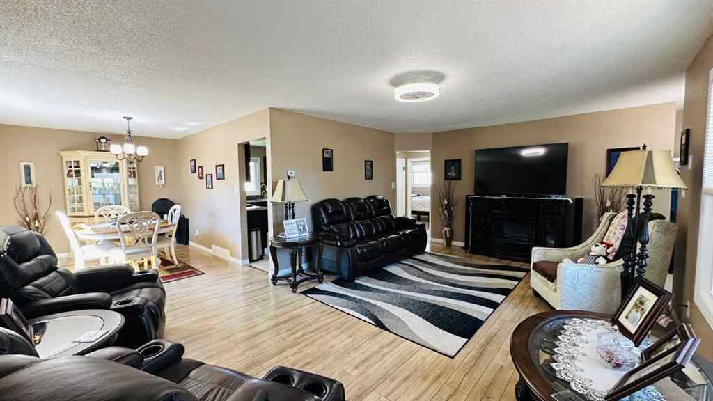 MLS® A2250324 - 411 8 Street E   in Riverview Park Drumheller, Residential