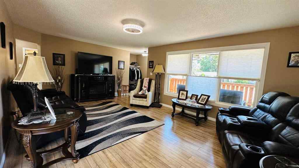 MLS® A2250324 - 411 8 Street E   in Riverview Park Drumheller, Residential