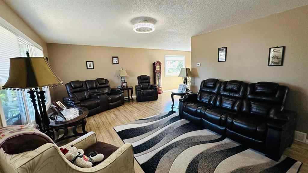 MLS® A2250324 - 411 8 Street E   in Riverview Park Drumheller, Residential