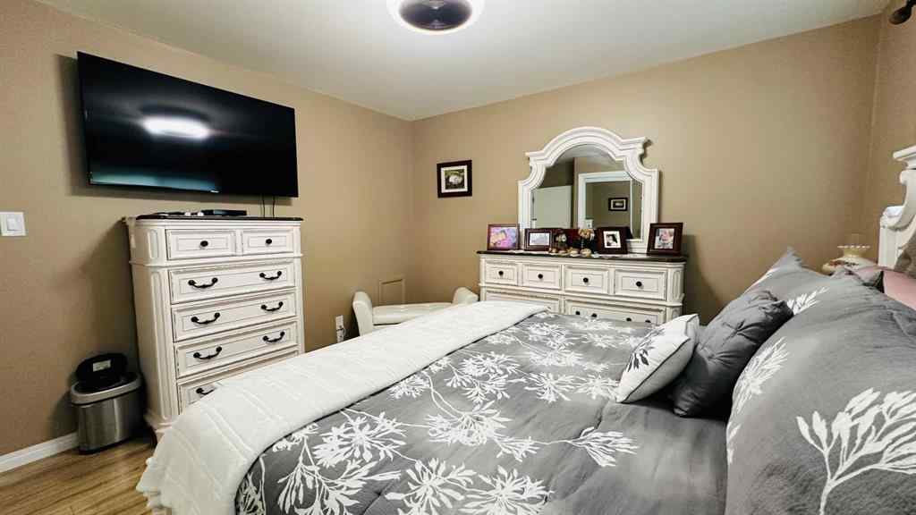MLS® A2250324 - 411 8 Street E   in Riverview Park Drumheller, Residential
