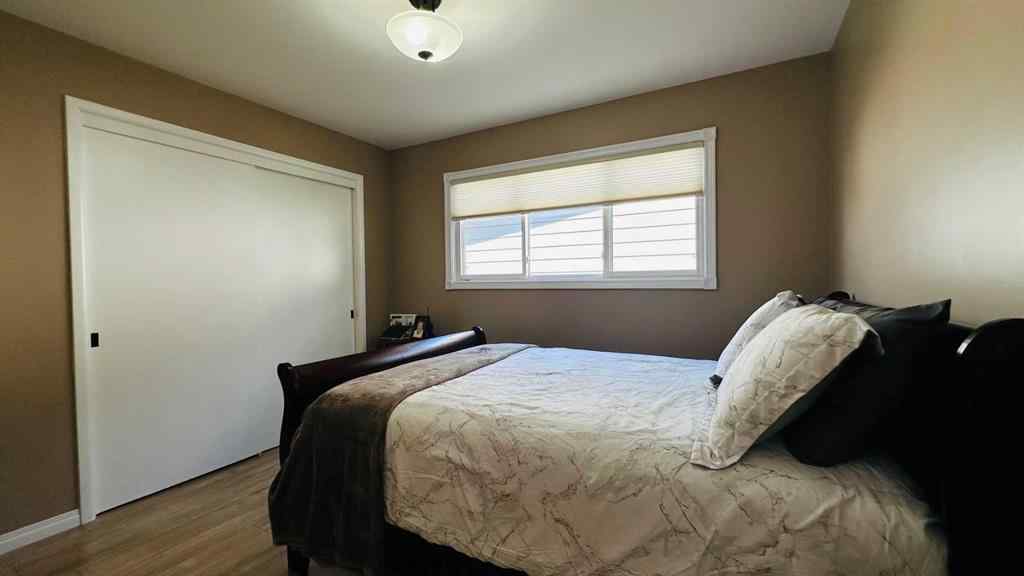 MLS® A2250324 - 411 8 Street E   in Riverview Park Drumheller, Residential
