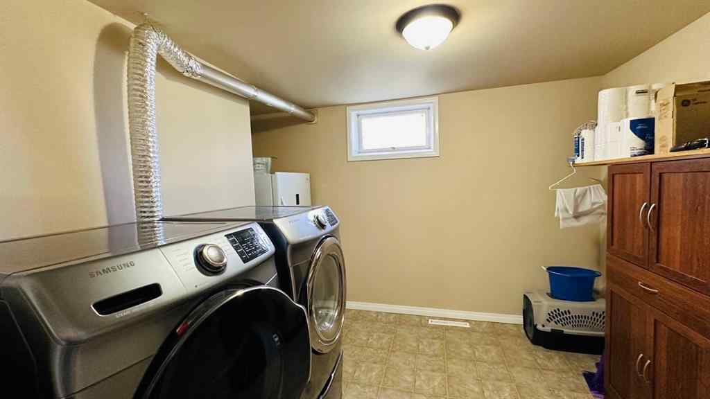 MLS® A2250324 - 411 8 Street E   in Riverview Park Drumheller, Residential