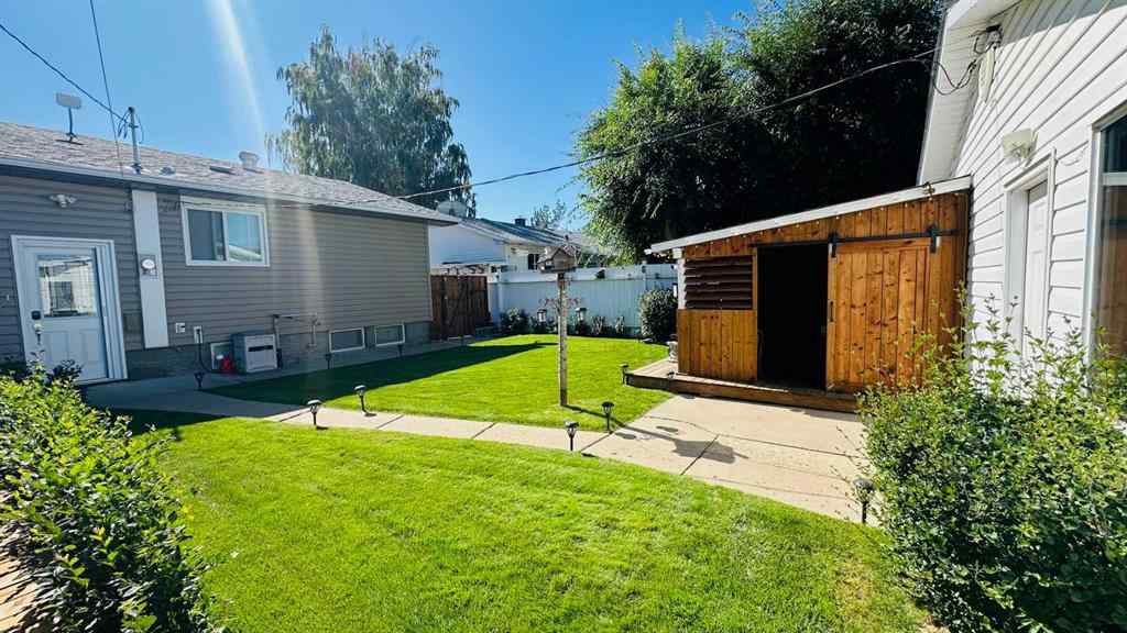 MLS® A2250324 - 411 8 Street E   in Riverview Park Drumheller, Residential