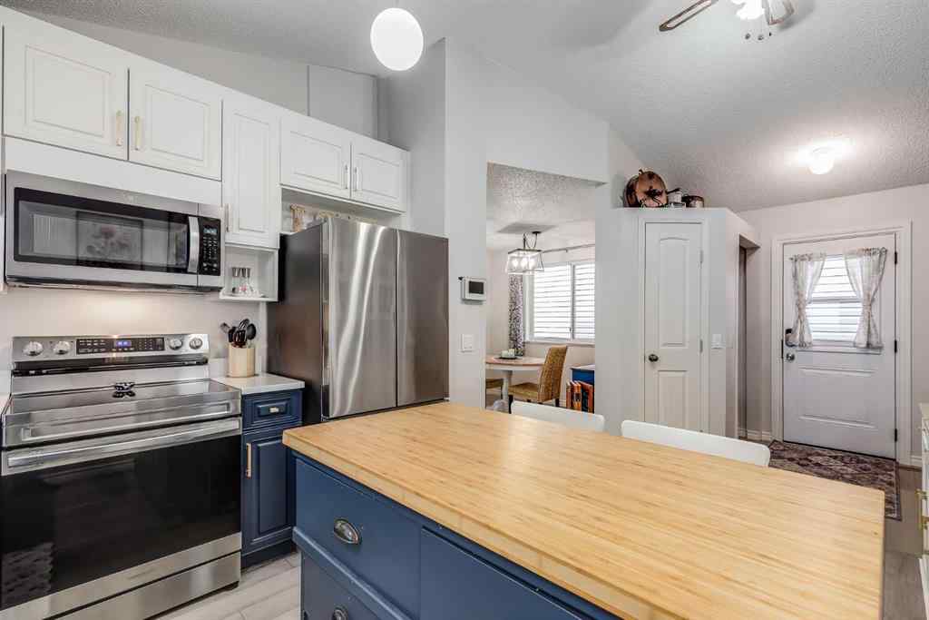 MLS® A2250325 - 19 Martinwood Court NE in Martindale Calgary, Residential