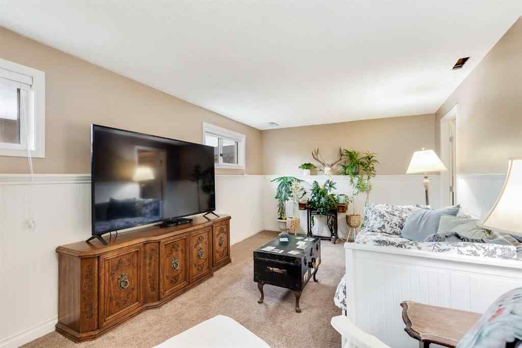 MLS® A2250325 - 19 Martinwood Court NE in Martindale Calgary, Residential