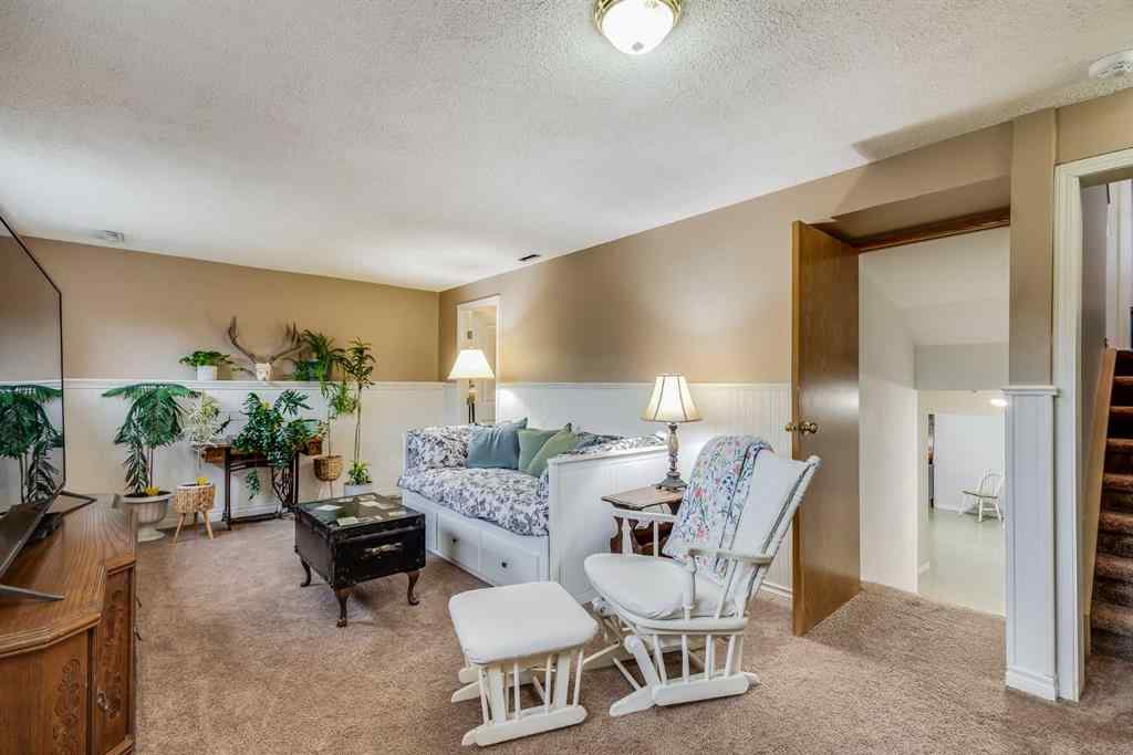 MLS® A2250325 - 19 Martinwood Court NE in Martindale Calgary, Residential