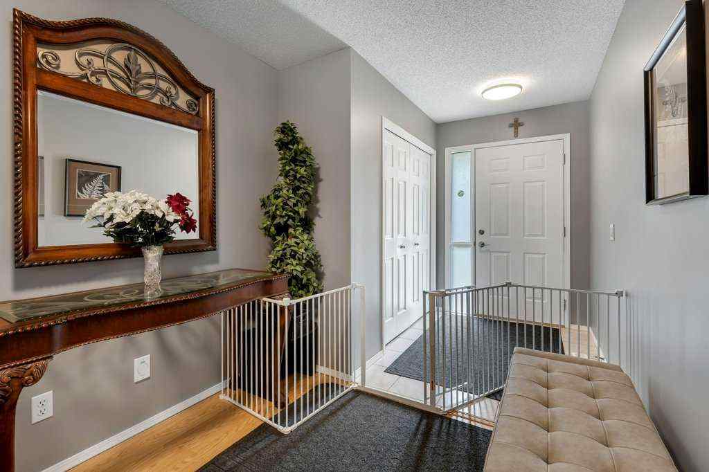 MLS® A2250333 - 212 Valley Ridge Heights NW in Valley Ridge Calgary, Residential