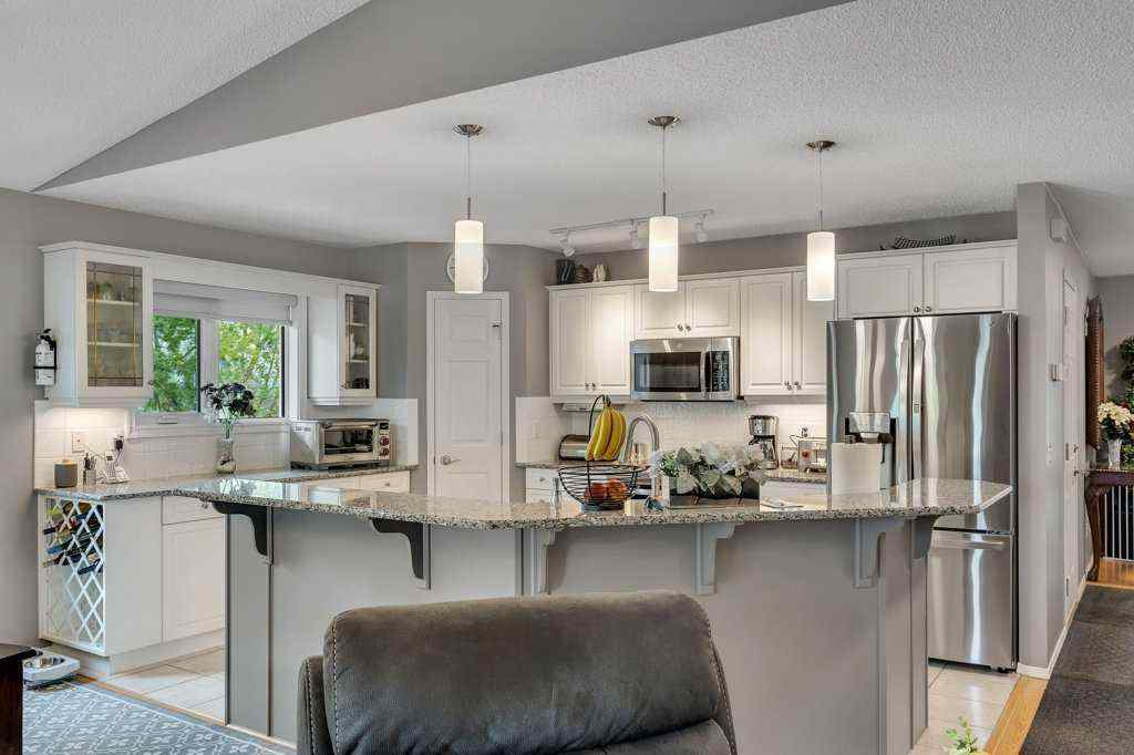 MLS® A2250333 - 212 Valley Ridge Heights NW in Valley Ridge Calgary, Residential