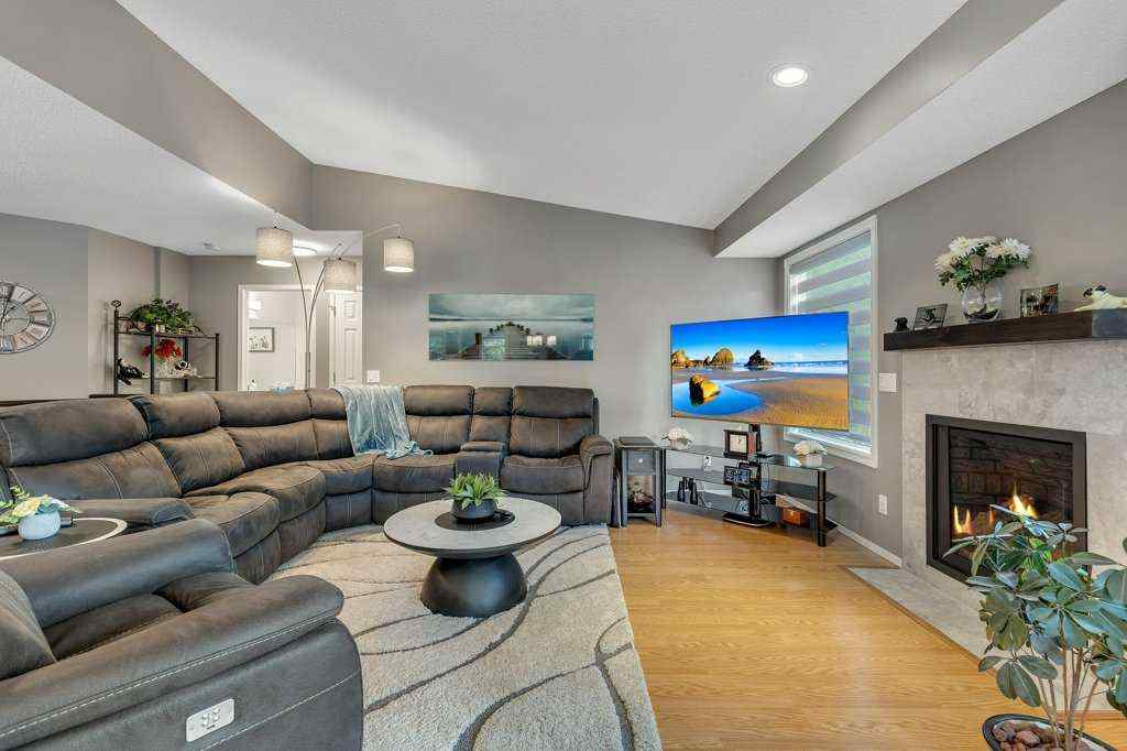 MLS® A2250333 - 212 Valley Ridge Heights NW in Valley Ridge Calgary, Residential