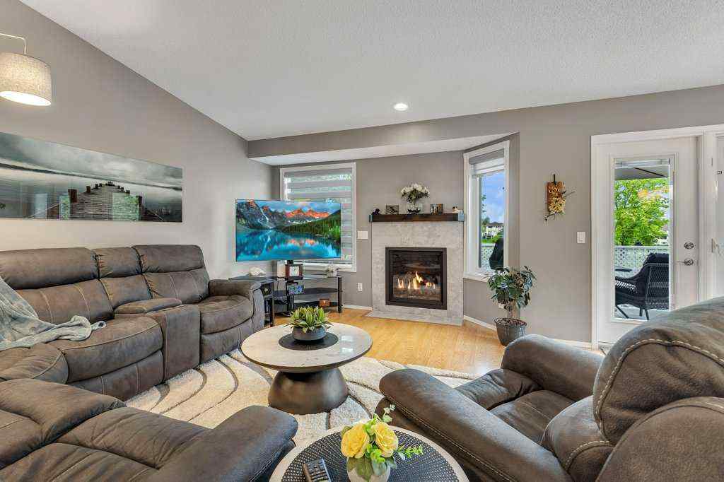 MLS® A2250333 - 212 Valley Ridge Heights NW in Valley Ridge Calgary, Residential