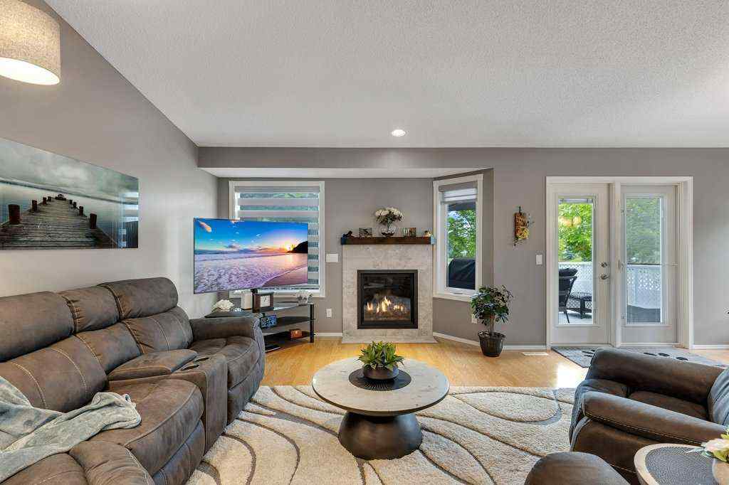 MLS® A2250333 - 212 Valley Ridge Heights NW in Valley Ridge Calgary, Residential