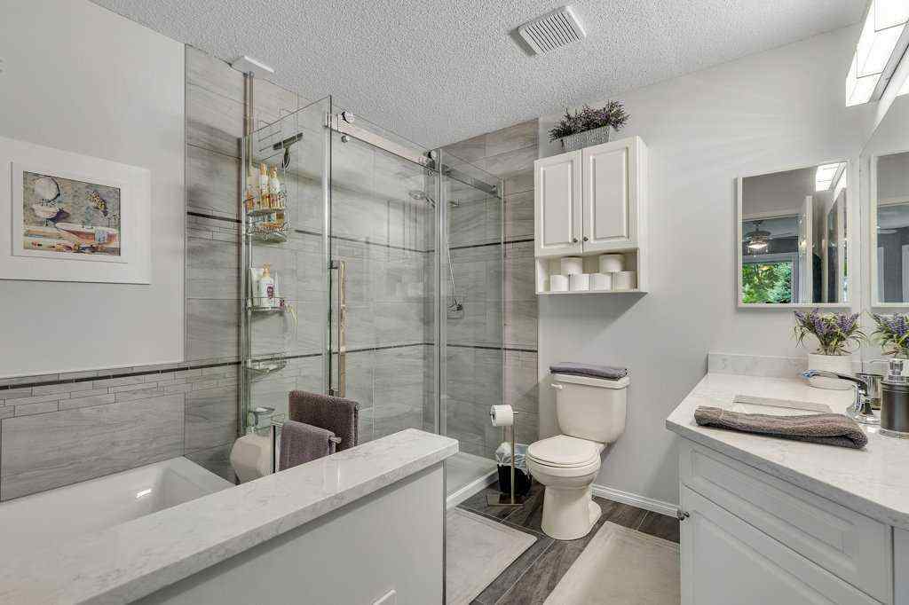 MLS® A2250333 - 212 Valley Ridge Heights NW in Valley Ridge Calgary, Residential
