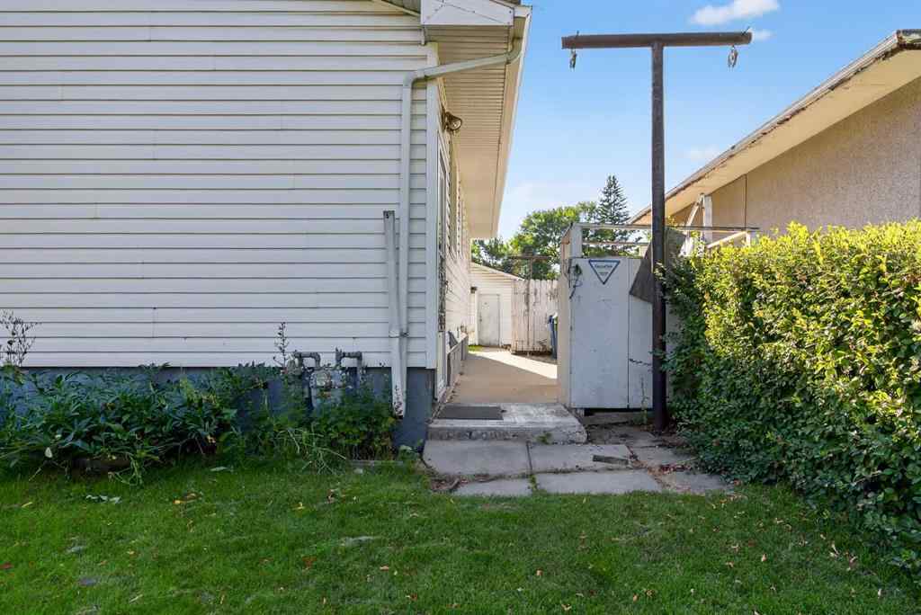 MLS® A2250340 - 3012 30 Avenue SE in Dover Calgary, Residential