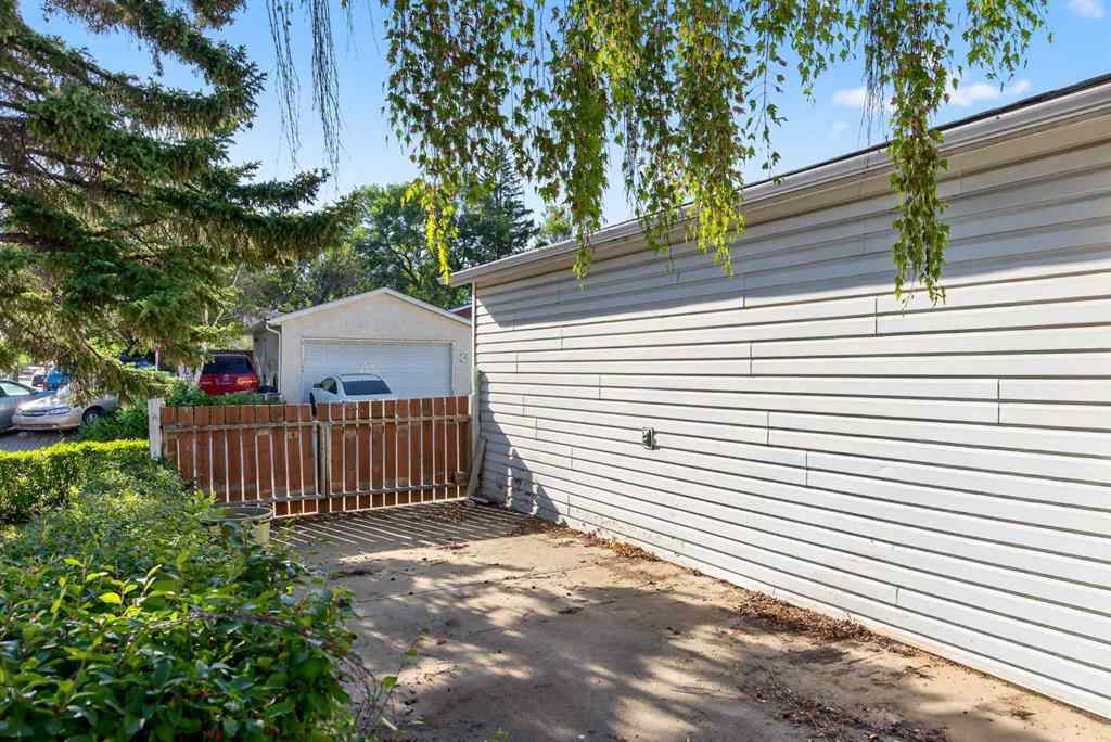 MLS® A2250340 - 3012 30 Avenue SE in Dover Calgary, Residential