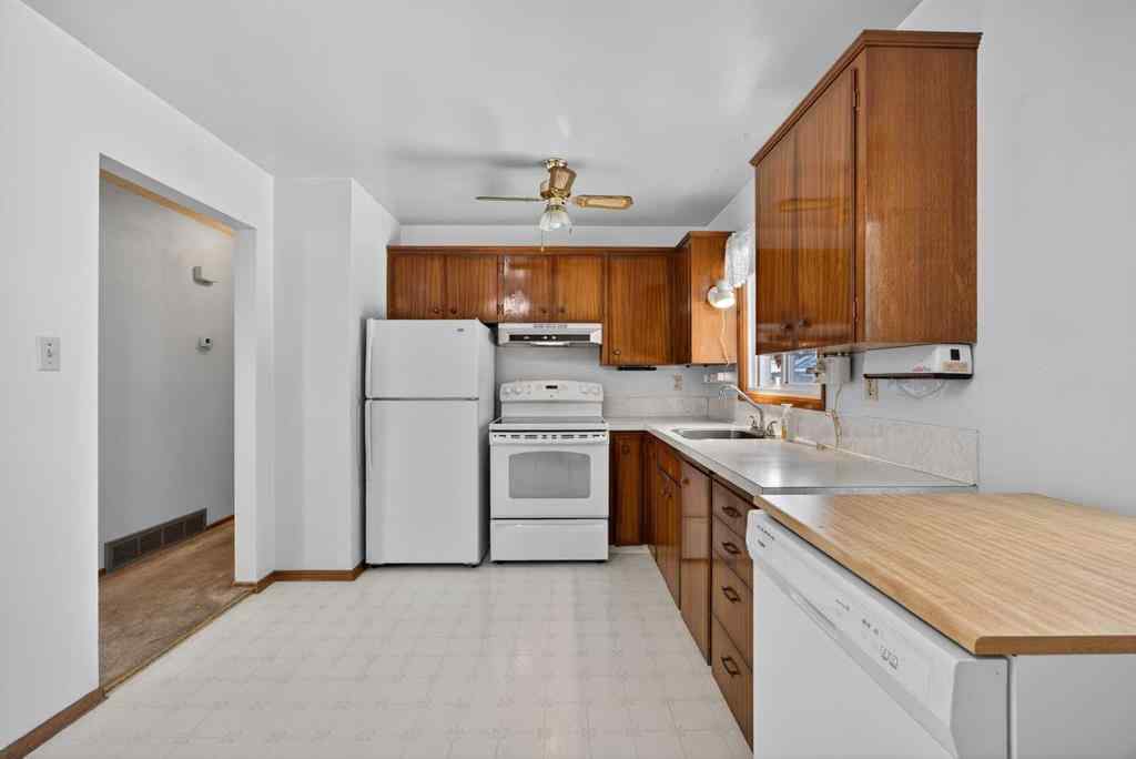 MLS® A2250340 - 3012 30 Avenue SE in Dover Calgary, Residential