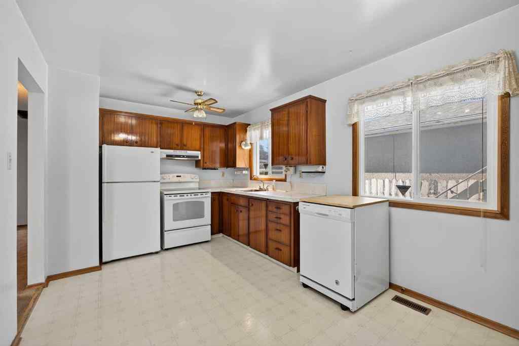 MLS® A2250340 - 3012 30 Avenue SE in Dover Calgary, Residential