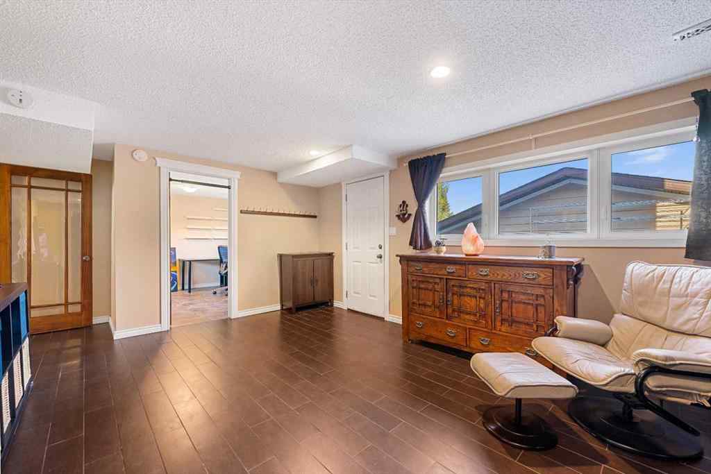 MLS® A2250350 - 51 Bearberry Bay NW in Beddington Heights Calgary, Residential