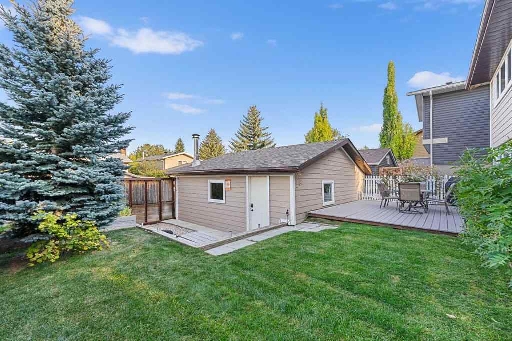 MLS® A2250350 - 51 Bearberry Bay NW in Beddington Heights Calgary, Residential