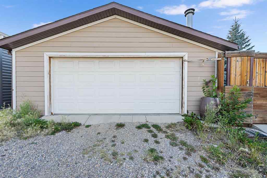 MLS® A2250350 - 51 Bearberry Bay NW in Beddington Heights Calgary, Residential