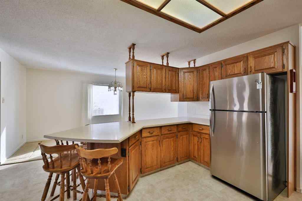 MLS® A2250360 - 2717 10A Avenue N in Park Meadows Lethbridge, Residential