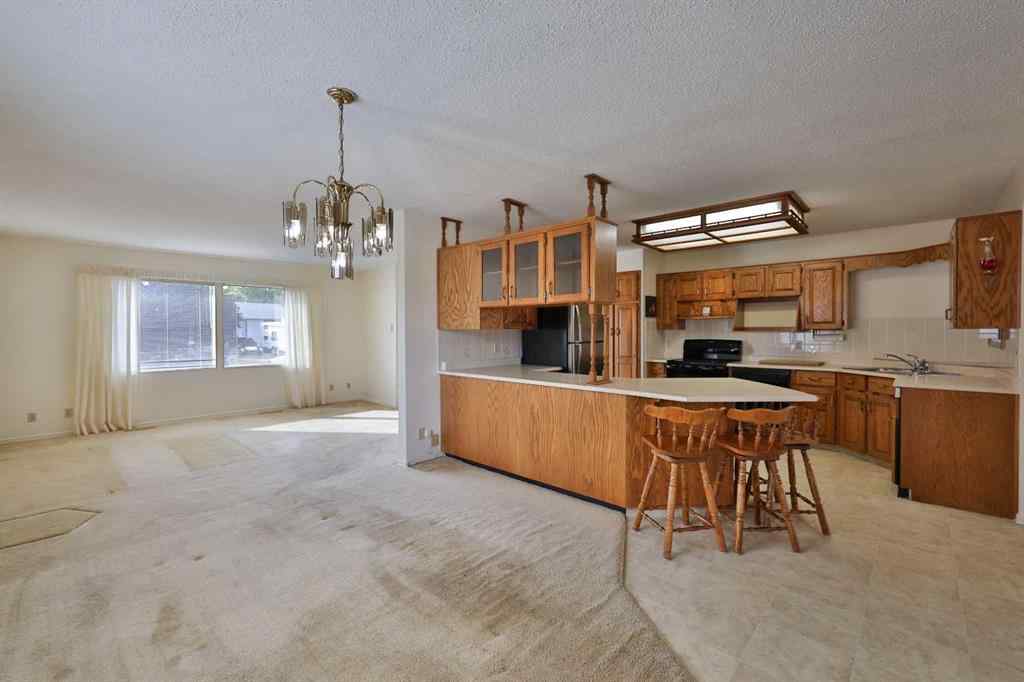 MLS® A2250360 - 2717 10A Avenue N in Park Meadows Lethbridge, Residential