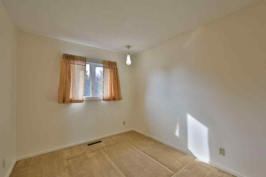 MLS® A2250360 - 2717 10A Avenue N in Park Meadows Lethbridge, Residential