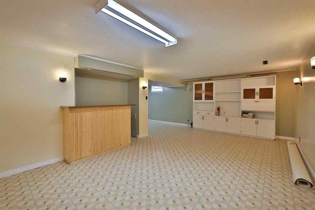 MLS® A2250360 - 2717 10A Avenue N in Park Meadows Lethbridge, Residential