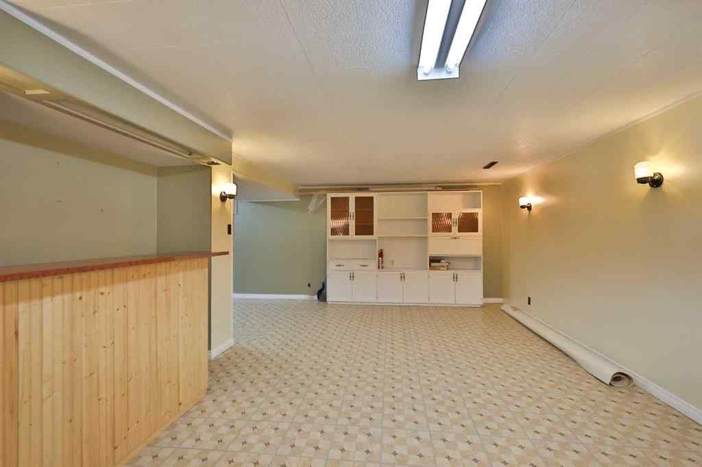 MLS® A2250360 - 2717 10A Avenue N in Park Meadows Lethbridge, Residential