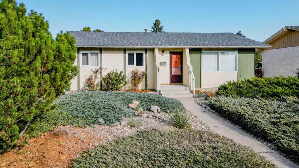 MLS® A2250360 - 2717 10A Avenue N in Park Meadows Lethbridge, Residential