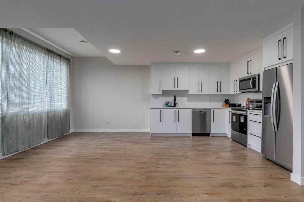 MLS® A2250369 - 36 Aspen Woods Park SW in Aspen Woods Calgary, Residential