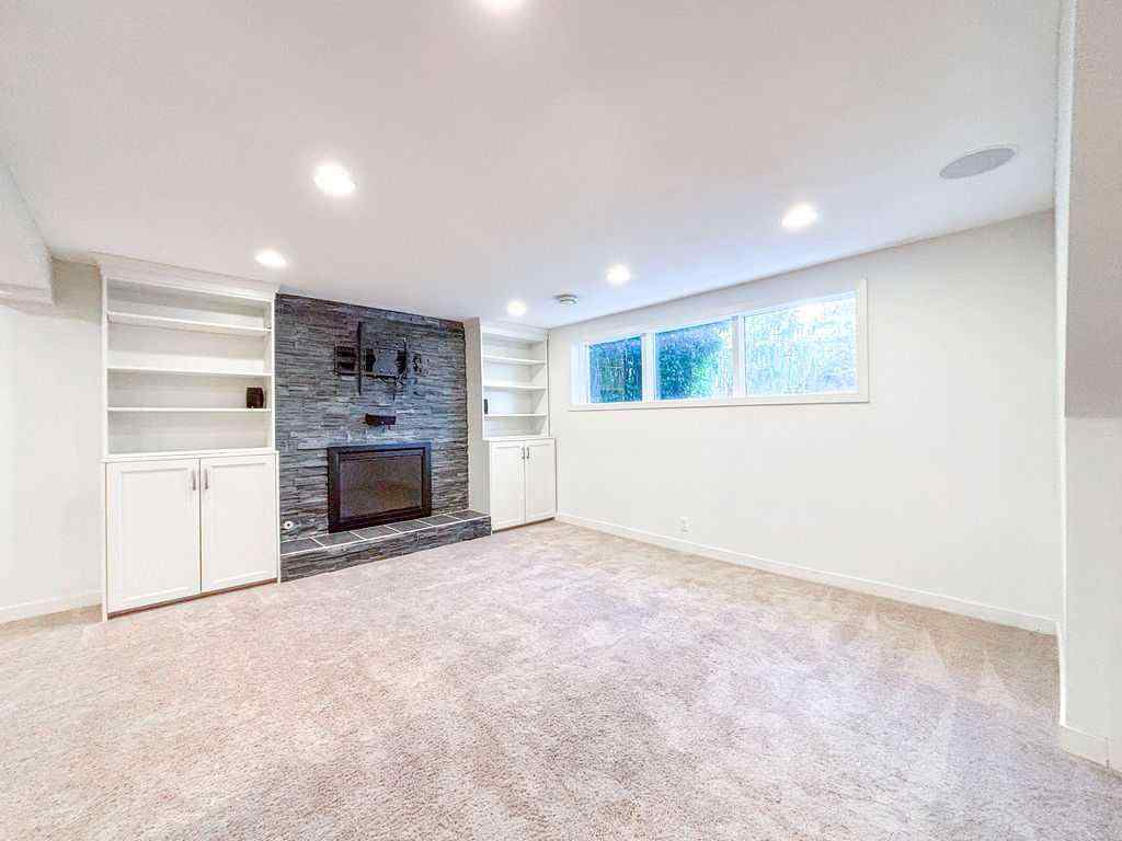 MLS® A2250378 - 12 Oakbury Place SW in Oakridge Calgary, Residential