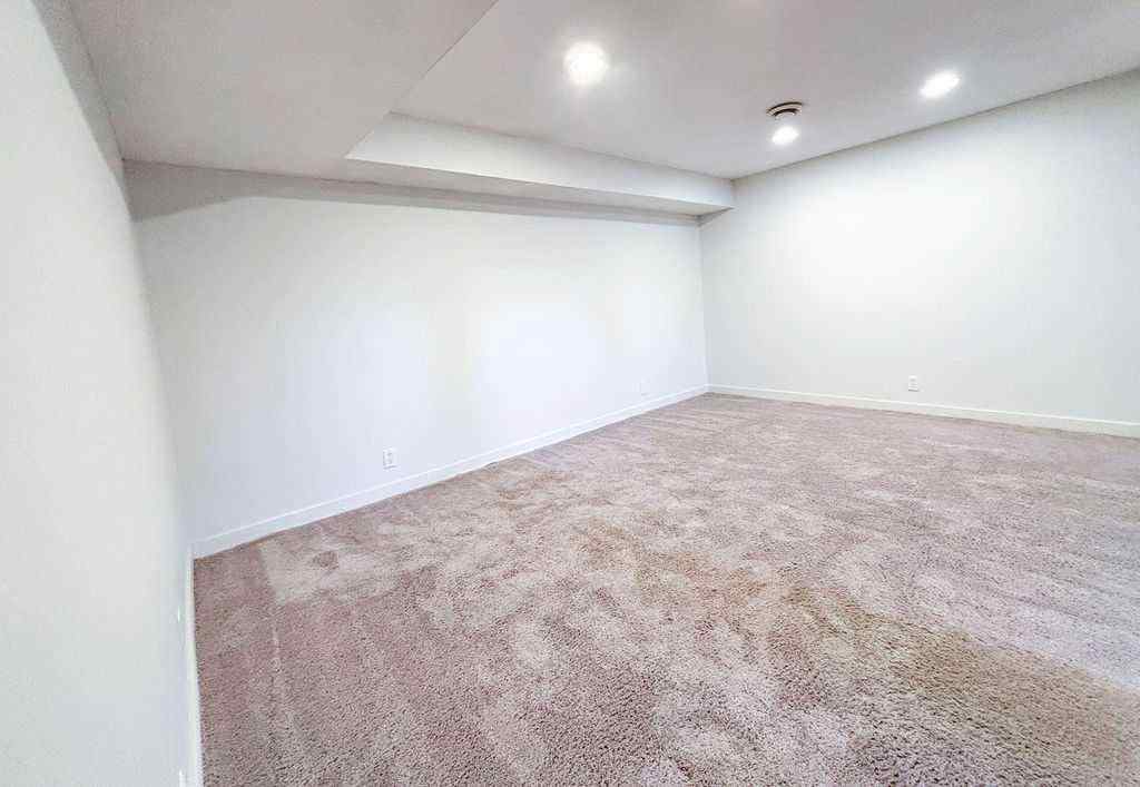 MLS® A2250378 - 12 Oakbury Place SW in Oakridge Calgary, Residential