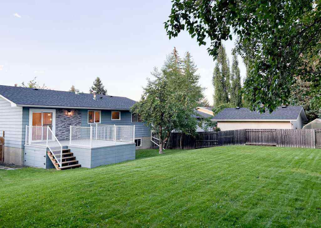 MLS® A2250378 - 12 Oakbury Place SW in Oakridge Calgary, Residential
