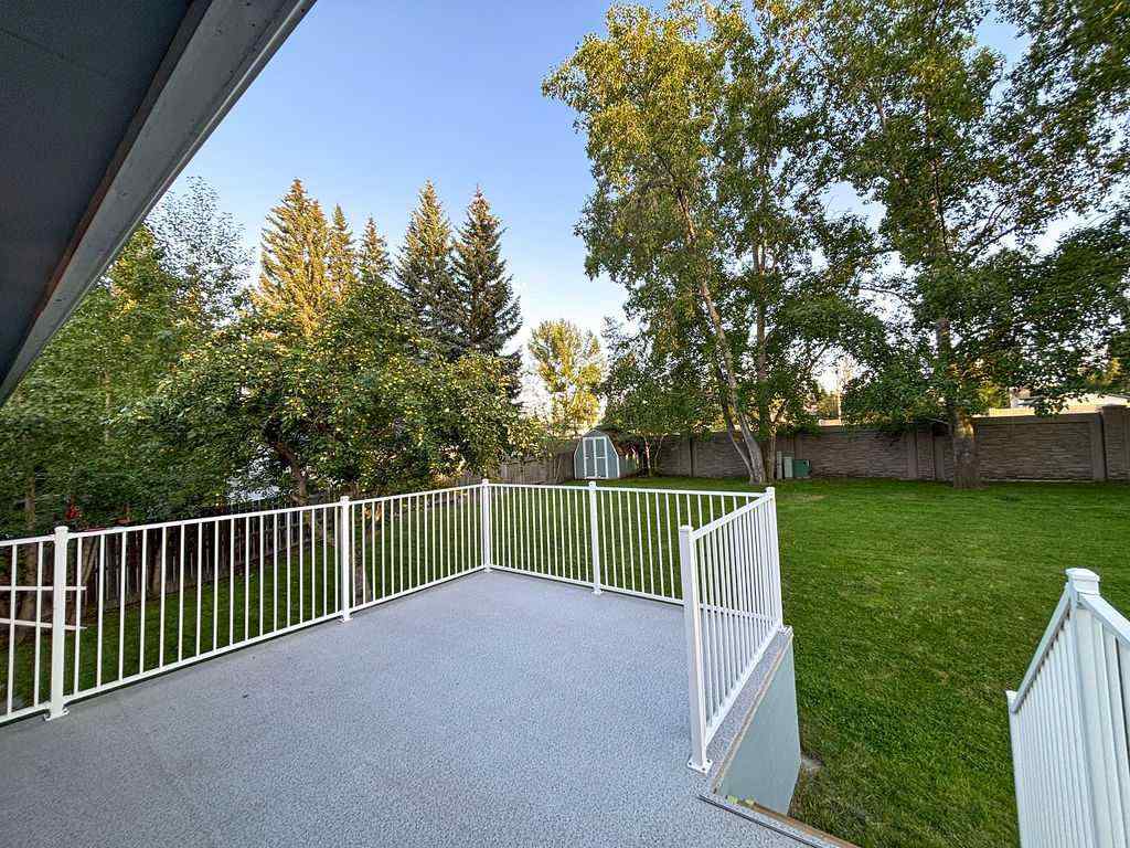 MLS® A2250378 - 12 Oakbury Place SW in Oakridge Calgary, Residential