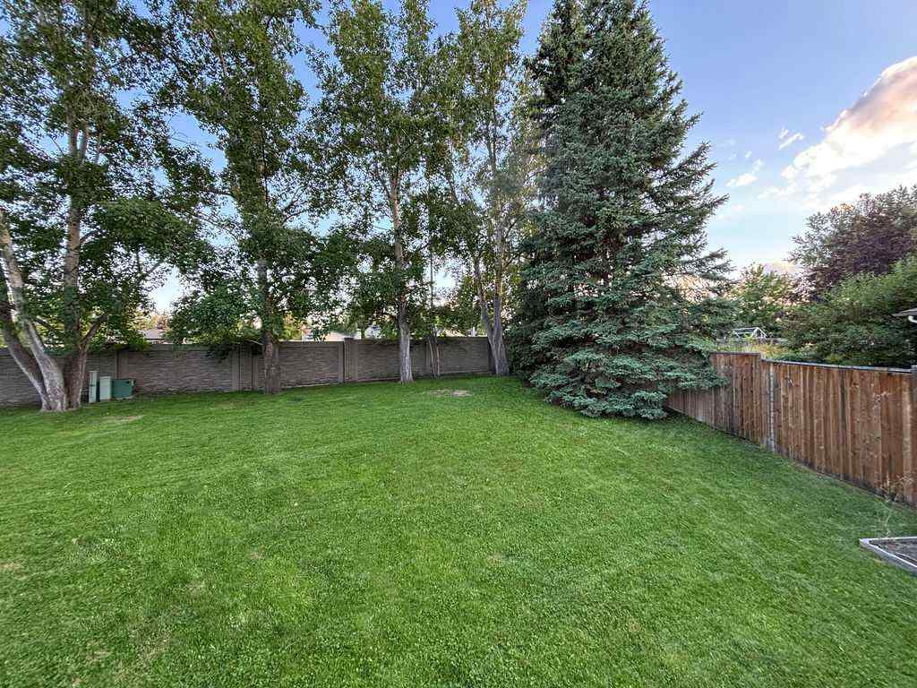 MLS® A2250378 - 12 Oakbury Place SW in Oakridge Calgary, Residential