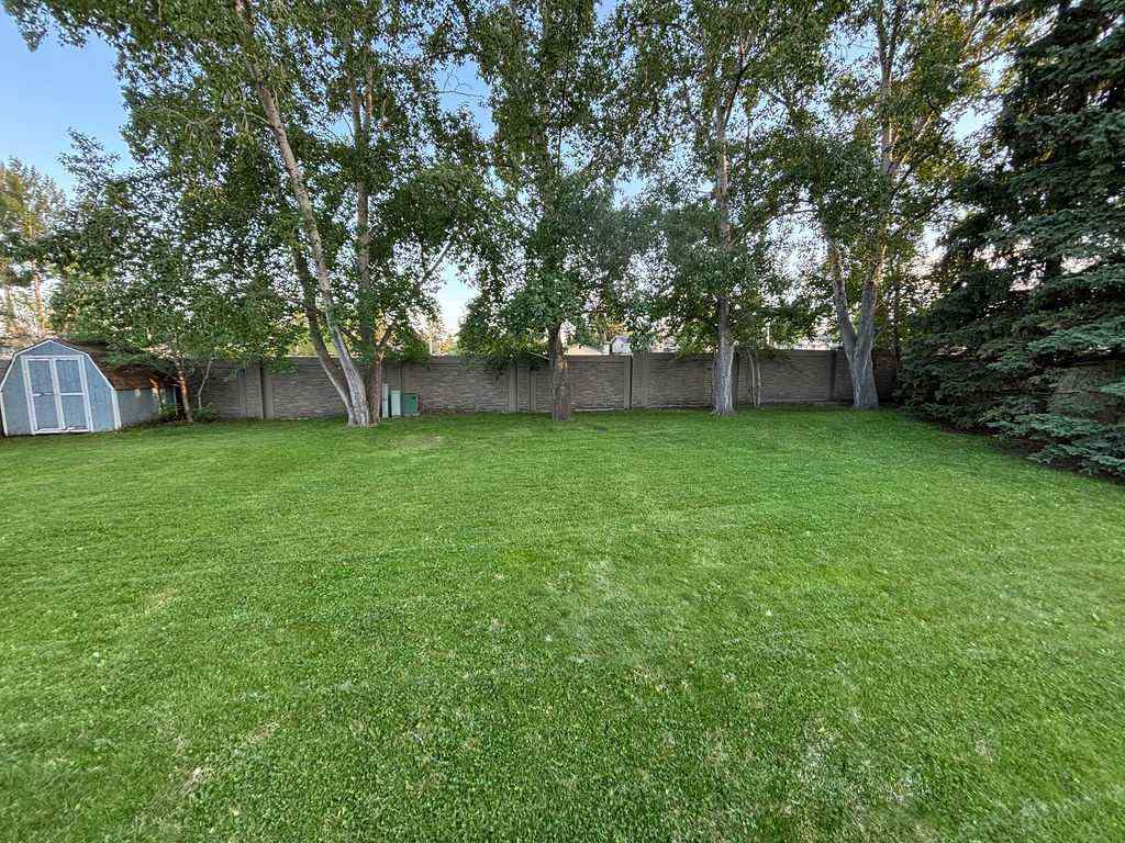 MLS® A2250378 - 12 Oakbury Place SW in Oakridge Calgary, Residential