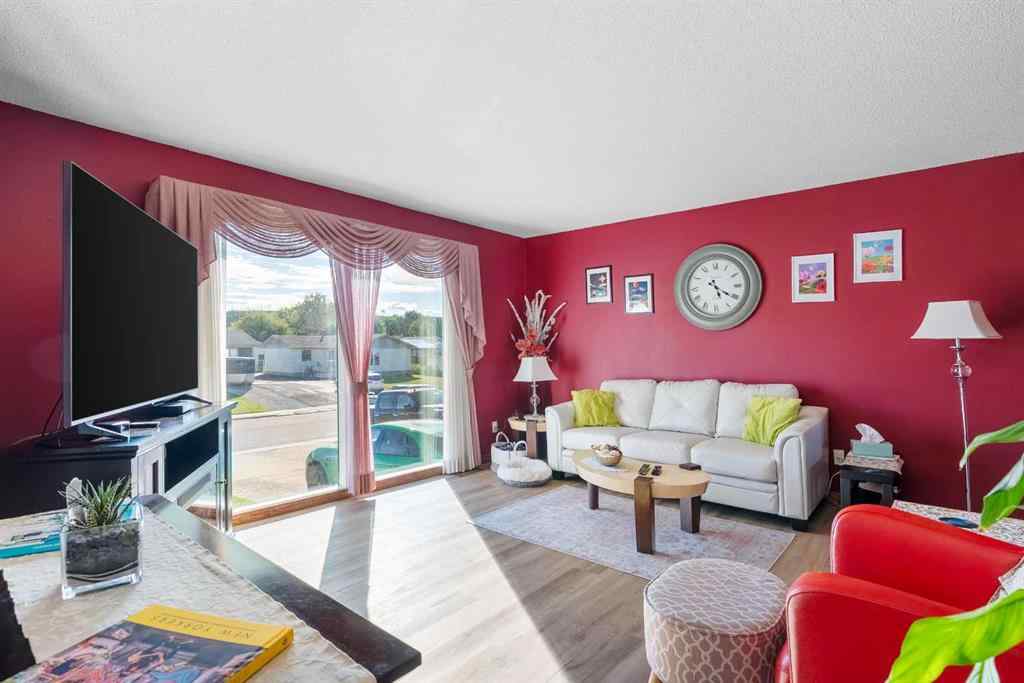 MLS® A2250382 - 9 Bennett Crescent  in Downtown Fort McMurray, Residential