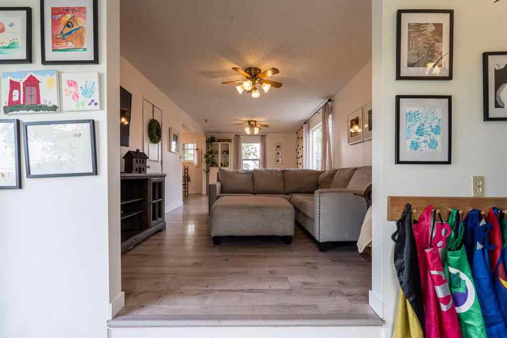 MLS® A2250390 - 263077 Twp Rd 304   in NONE Rural Kneehill County, Residential