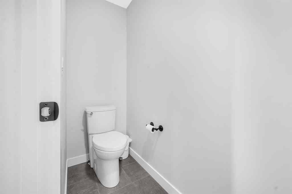 MLS® A2250393 - 945 Midtown Avenue SW in Midtown Airdrie, Residential