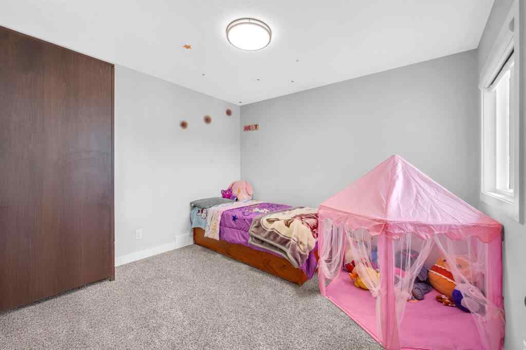 MLS® A2250393 - 945 Midtown Avenue SW in Midtown Airdrie, Residential