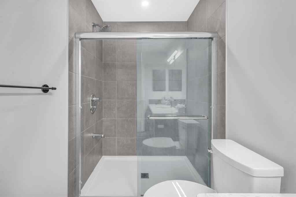 MLS® A2250393 - 945 Midtown Avenue SW in Midtown Airdrie, Residential