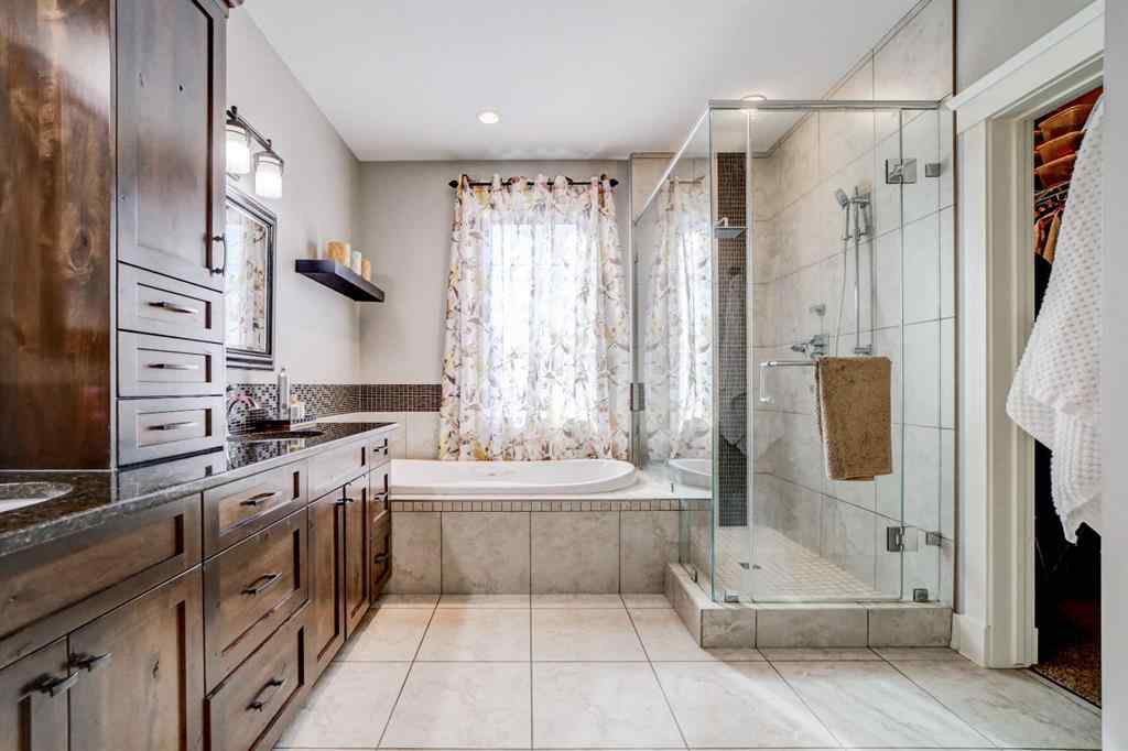 MLS® A2250397 - 411 Sandstone Lane S in Southridge Lethbridge, Residential