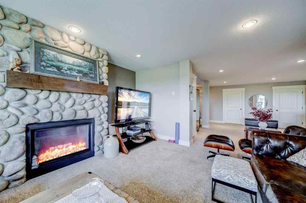 MLS® A2250397 - 411 Sandstone Lane S in Southridge Lethbridge, Residential