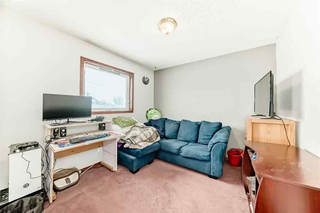 MLS® A2250407 - 1 Madison Court  in Maplewood Strathmore, Residential