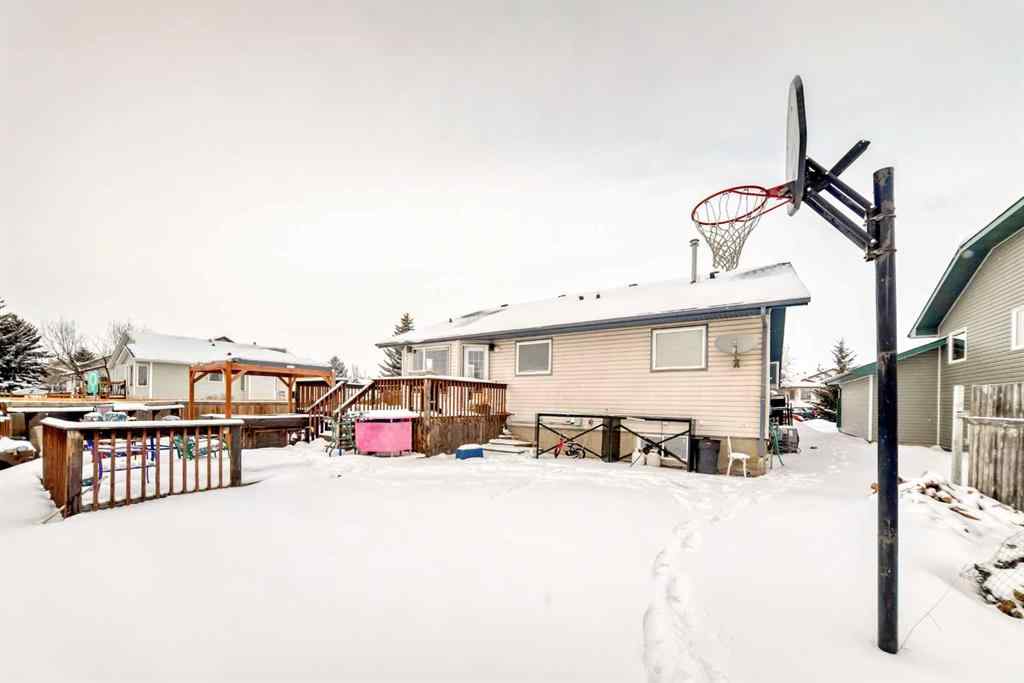 MLS® A2250407 - 1 Madison Court  in Maplewood Strathmore, Residential