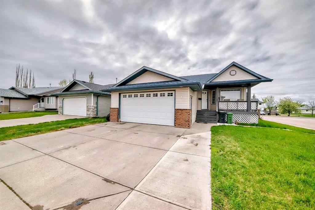 MLS® A2250407 - 1 Madison Court  in Maplewood Strathmore, Residential