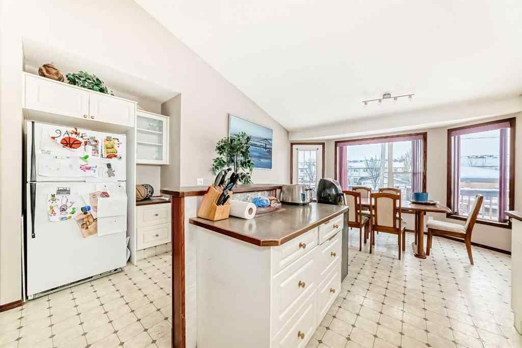 MLS® A2250407 - 1 Madison Court  in Maplewood Strathmore, Residential