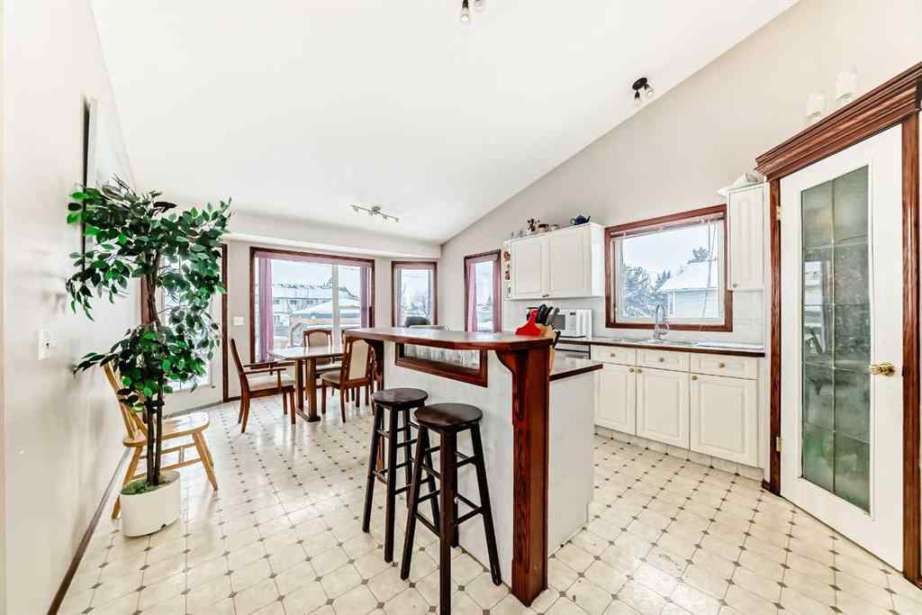 MLS® A2250407 - 1 Madison Court  in Maplewood Strathmore, Residential